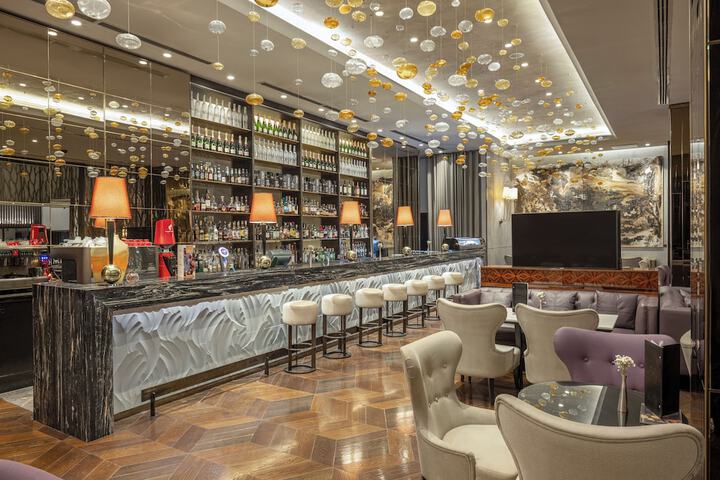 Lounge 191 of 243