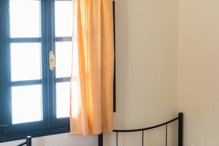 Room 9 of 50