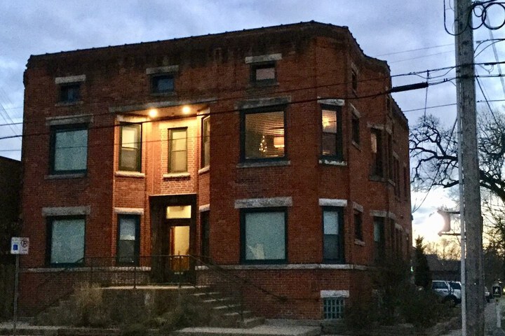 Image of Karas Kottages at Cedar St