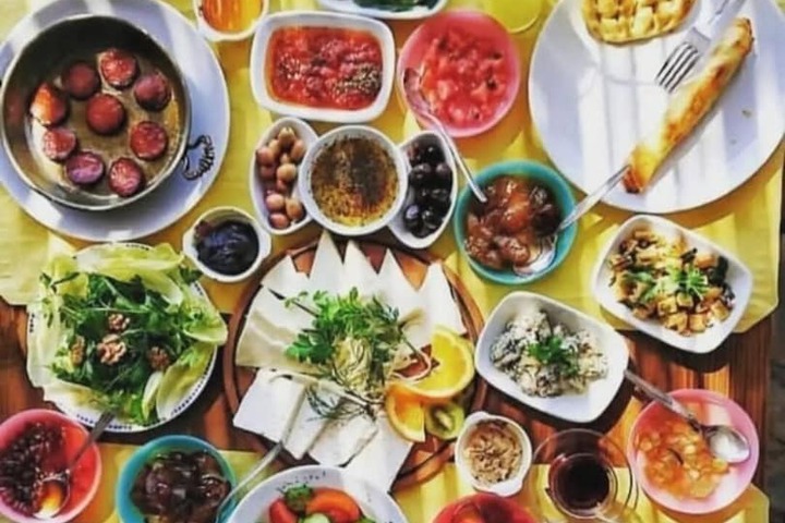 Dining 9 of 11