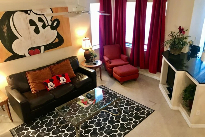 Room 6 of 28