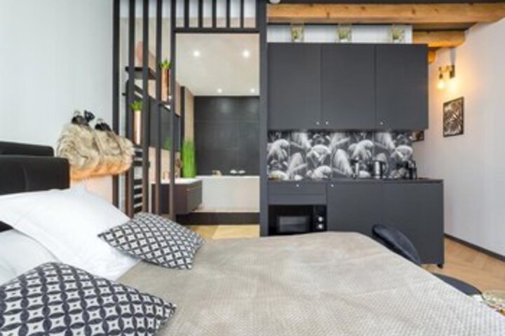 Room 47 of 74