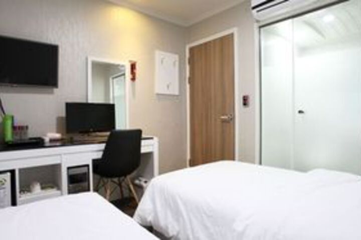 Room 40 of 44