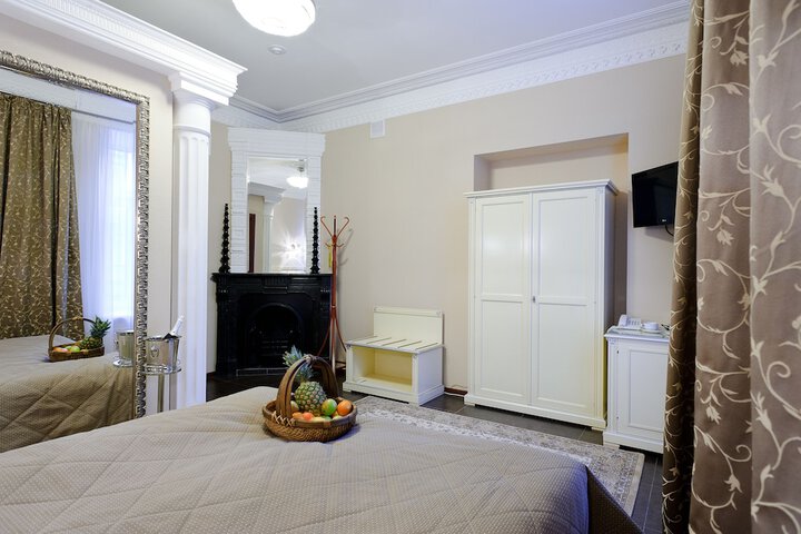 Room 9 of 39