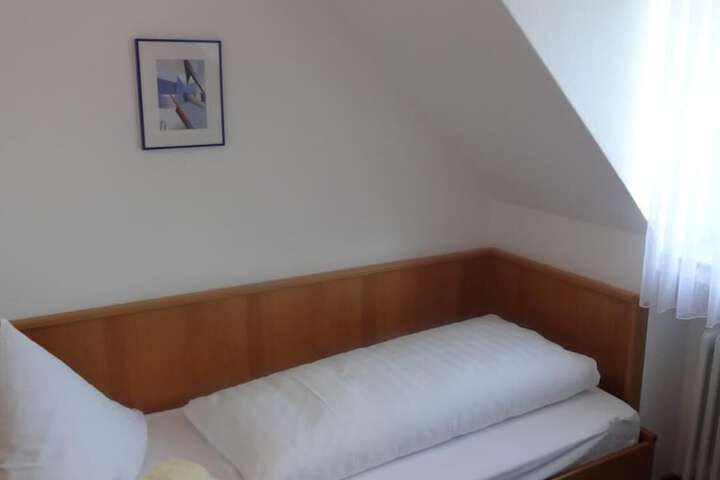 Room 27 of 43