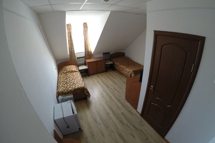 Room 14 of 37