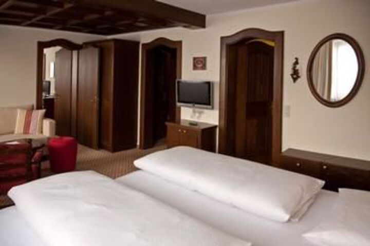 Room 16 of 43