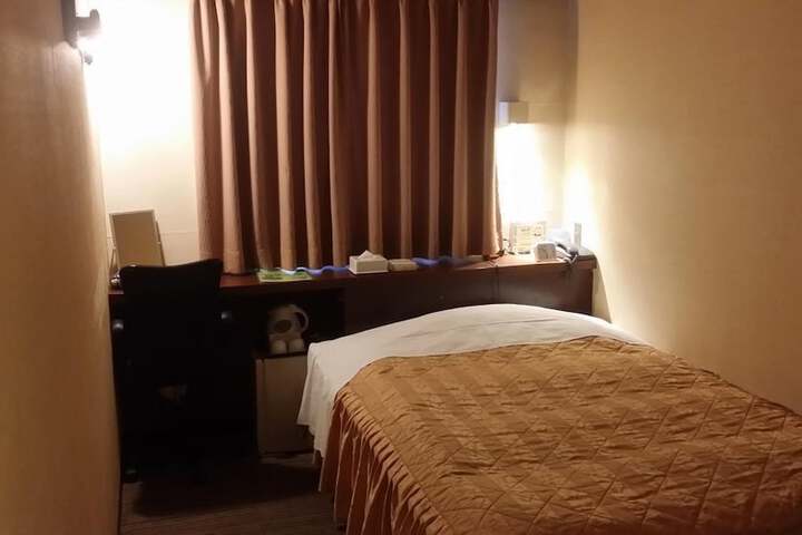Room 12 of 42