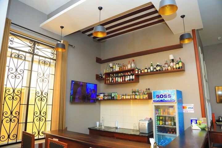 Lounge 55 of 63