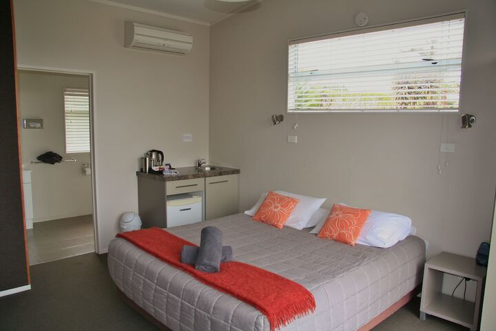 Room 8 of 110