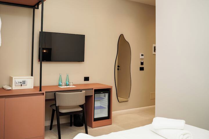 Room 34 of 177