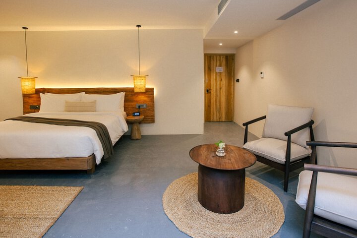 Room 10 of 94