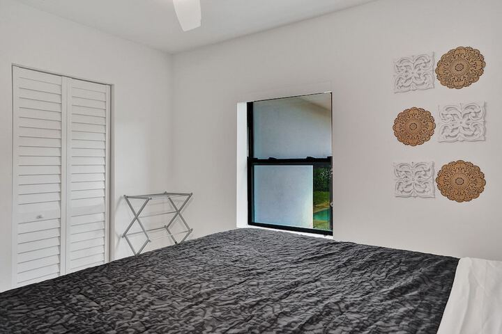 Room 9 of 29