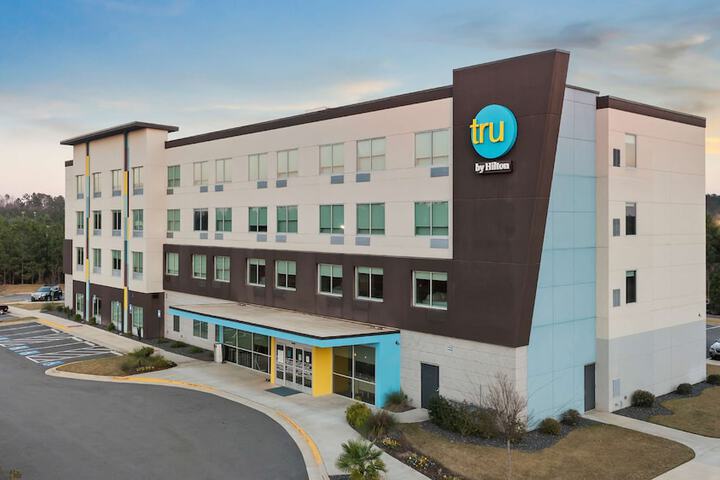 Tru by Hilton Greensboro Lake Oconee in Greensboro, GA