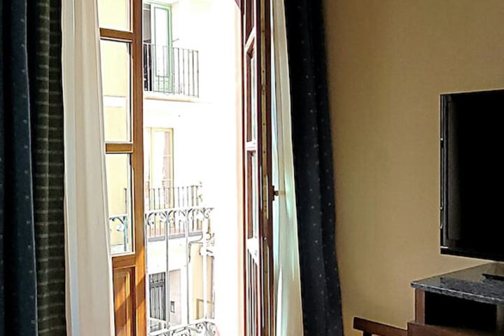 Room 15 of 30