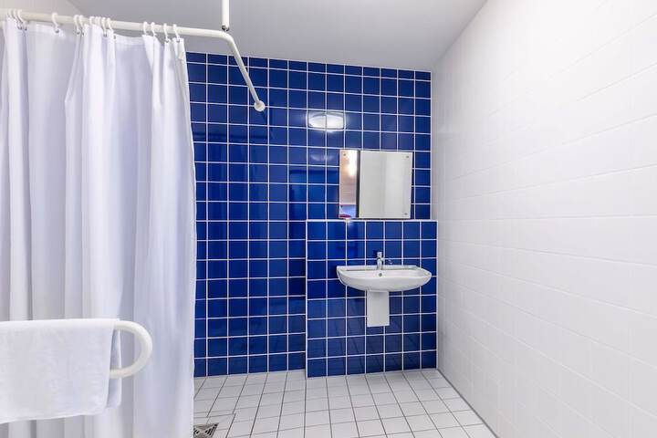 Room 14 of 28