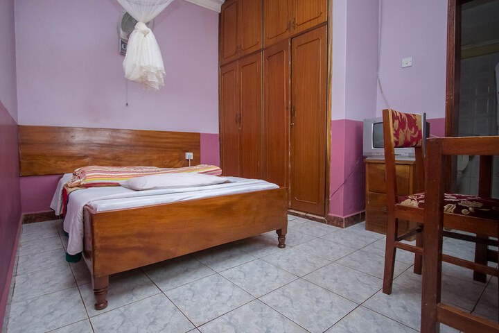 Room 5 of 31