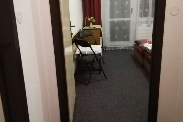 Room 19 of 76