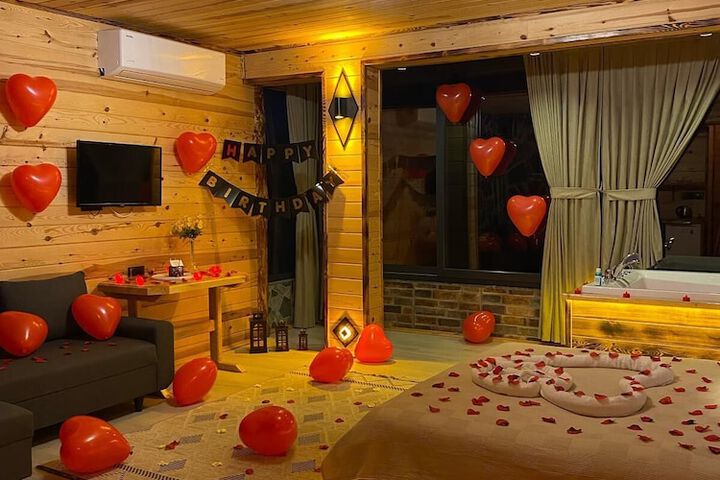 Room 15 of 28
