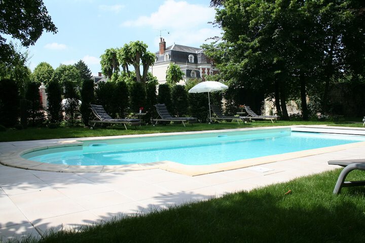 Pool 32 of 49