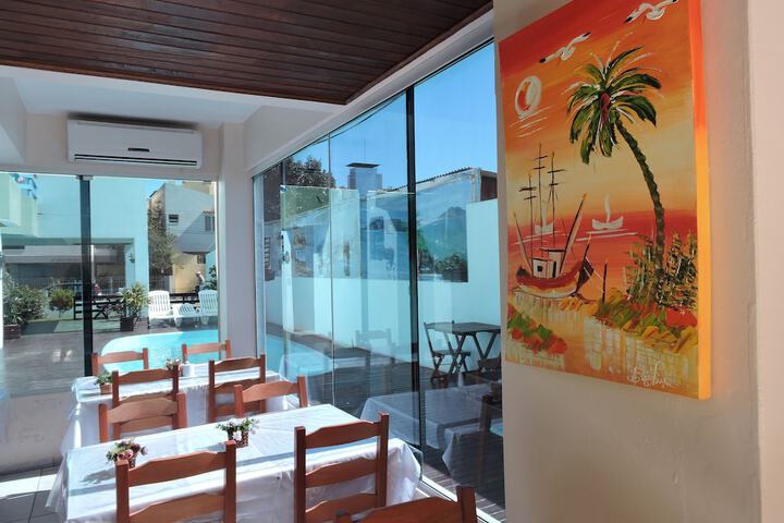 Breakfast area