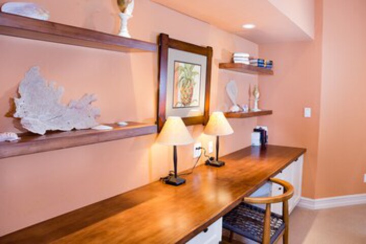 Room 25 of 28