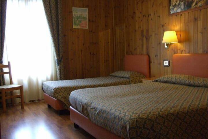 Room 3 of 37