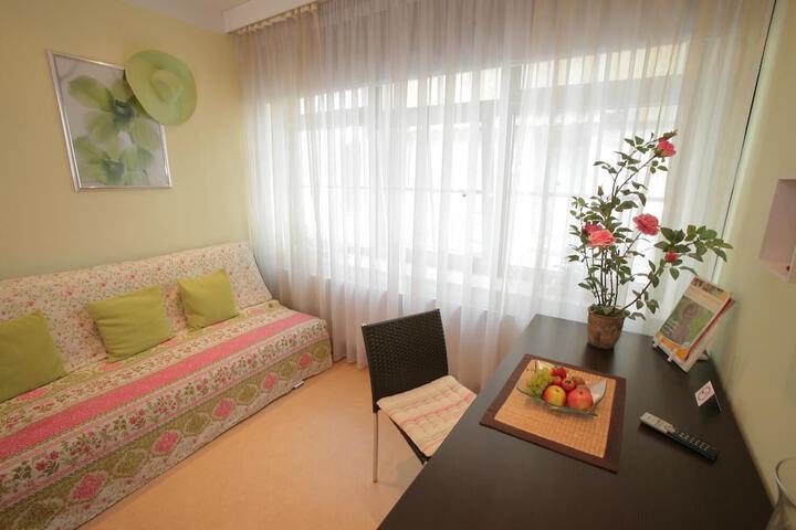 Room 18 of 37