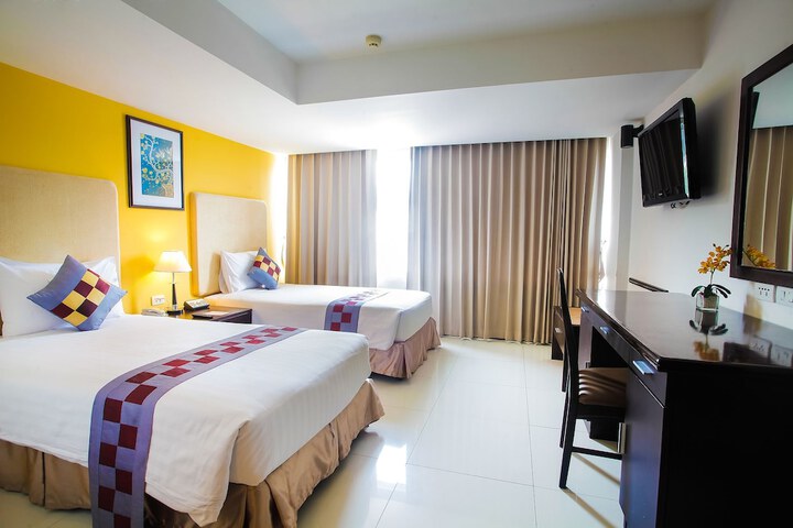 Room 2 of 16