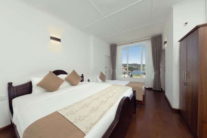 Room 5 of 15
