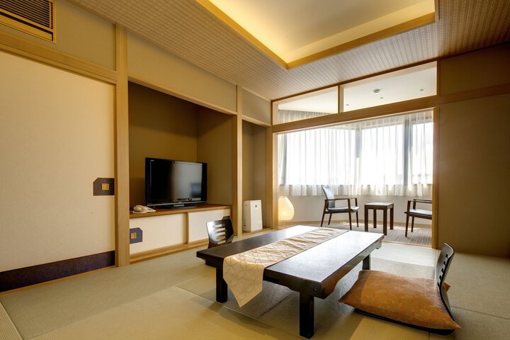 Room 17 of 80