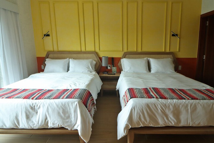 Room 32 of 50