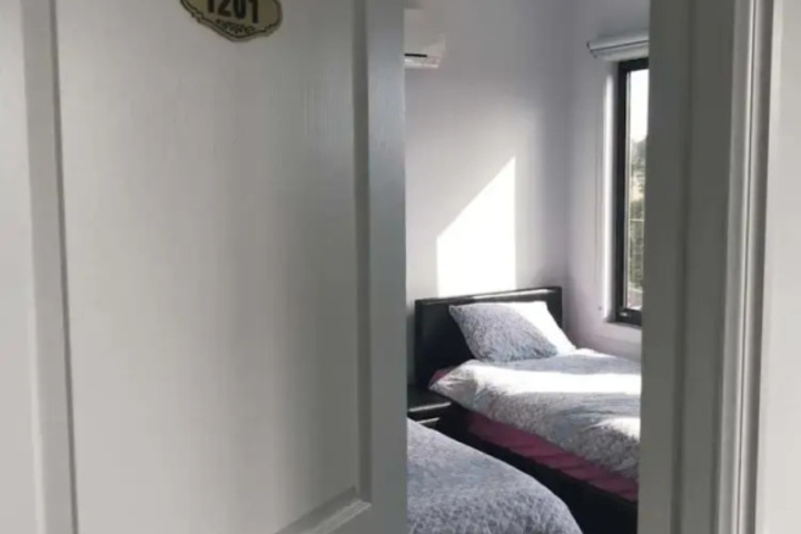 Room 5 of 14