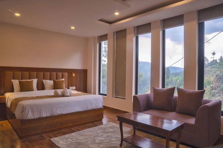 Room 3 of 47