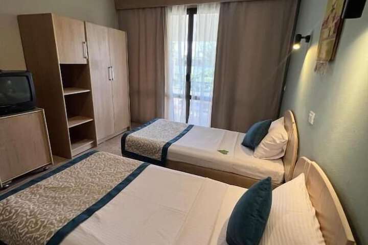 Room 14 of 97