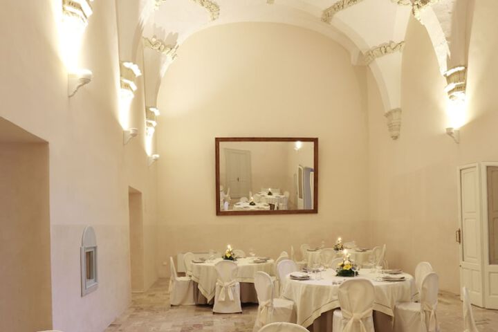 Ballroom/Hall 151 of 181