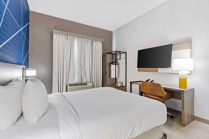 Room 40 of 74