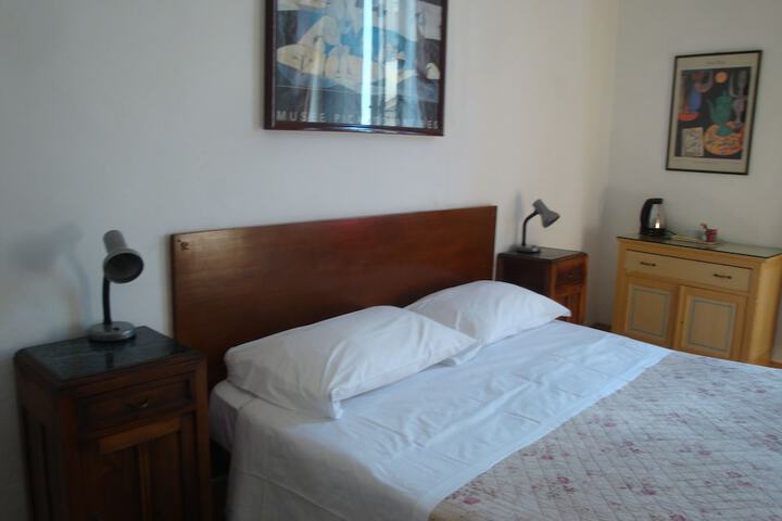 Room 11 of 39