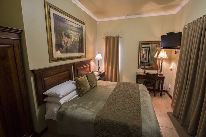 Room 5 of 61