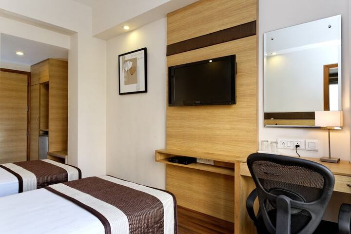 Room 8 of 40