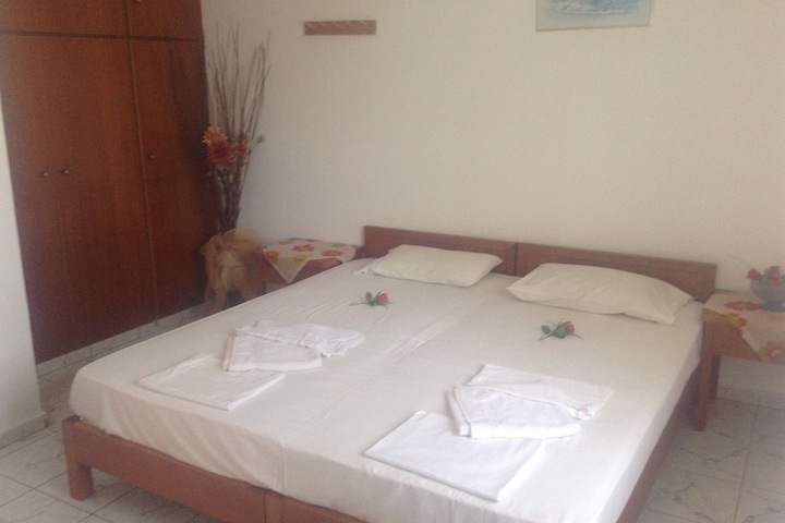 Room 2 of 48