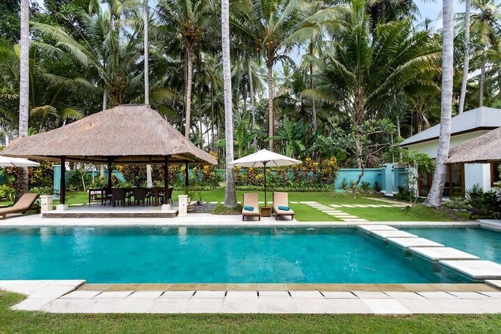 Pool Hotel