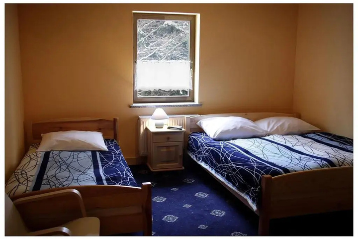 Room 4 of 11