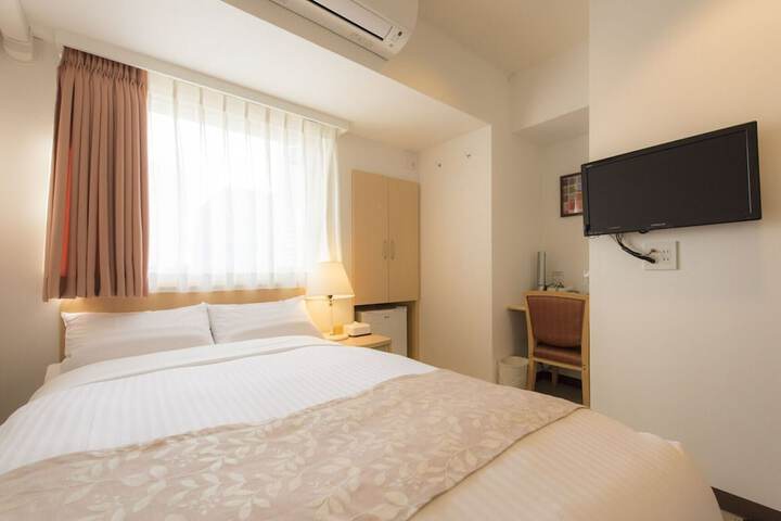 Room 13 of 98