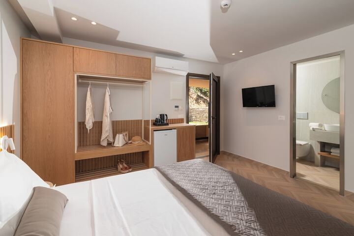Room 40 of 132