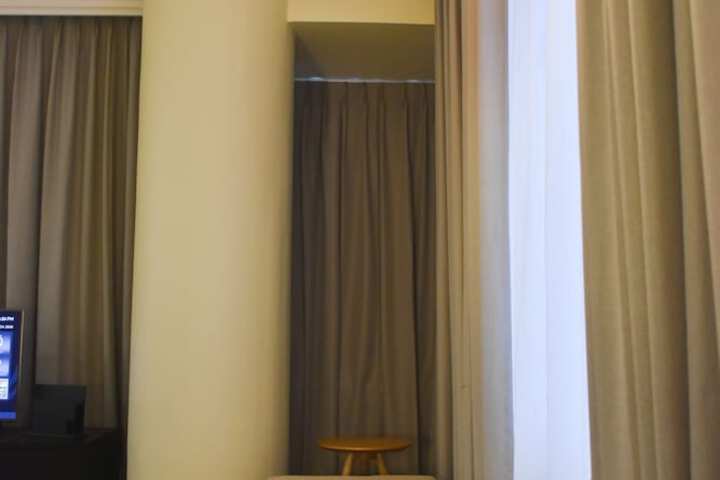 Room 16 of 61
