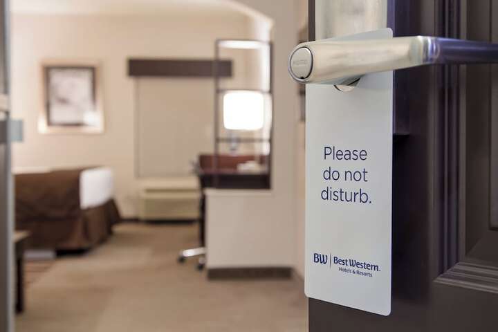 Accessible 1 King Mobility Accessible Communication Assistance Roll in Shower Ful (11 of 14)