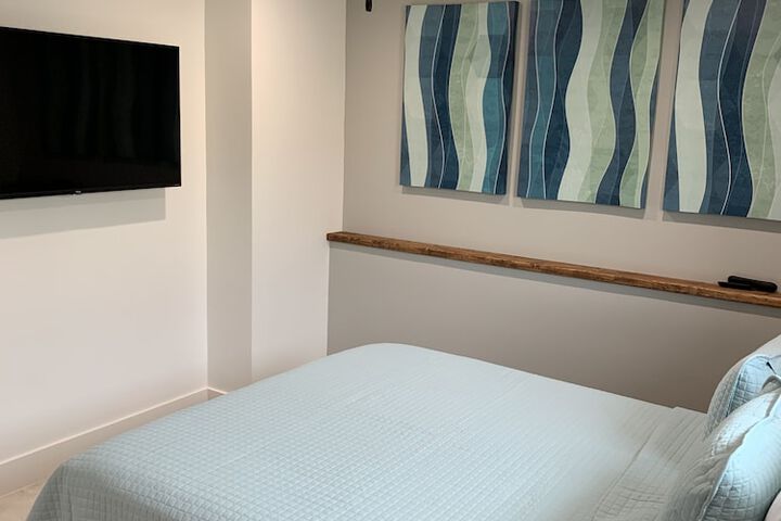 Basic Queen Bed (20 of 20)