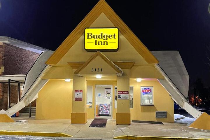 Exterior of Budget Inn Temple Hills