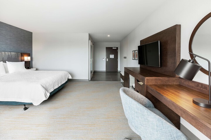 Room 13 of 42